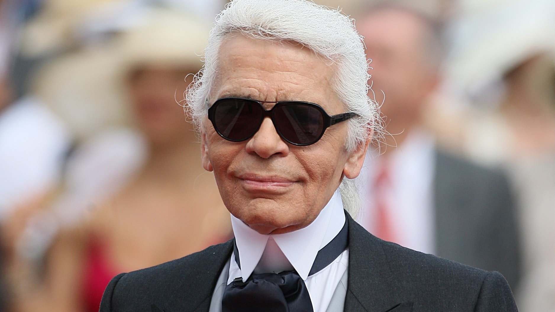 Le Couturier Et Directeur Artistique De Chanel, Karl Lagerfeld Est Mort ...